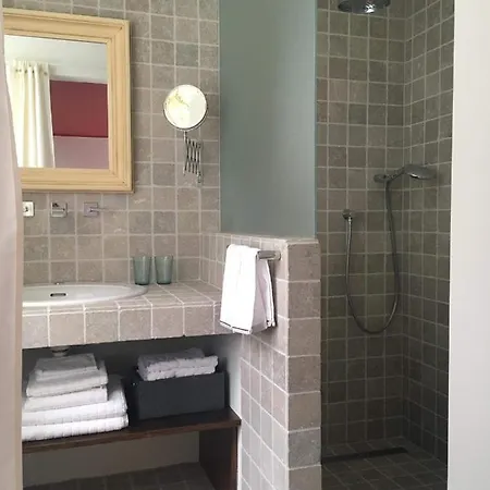 לינה וארוחת בוקר Le Bocage Fleuri 3*