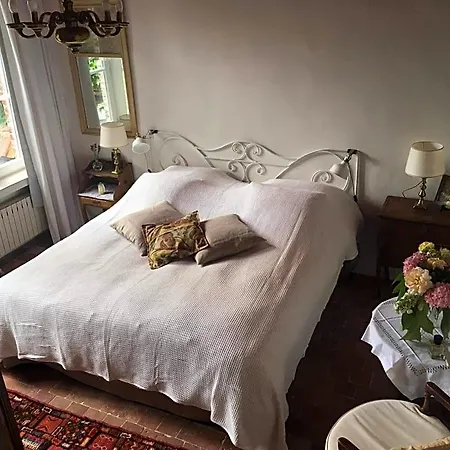 Le Bocage Fleuri לינה וארוחת בוקר 3*