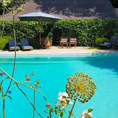 Le Bocage Fleuri לינה וארוחת בוקר 3*