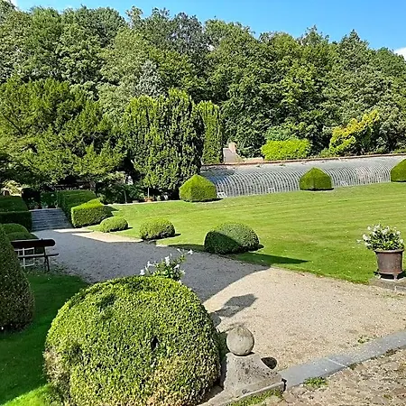 Le Bocage Fleuri לינה וארוחת בוקר מונס